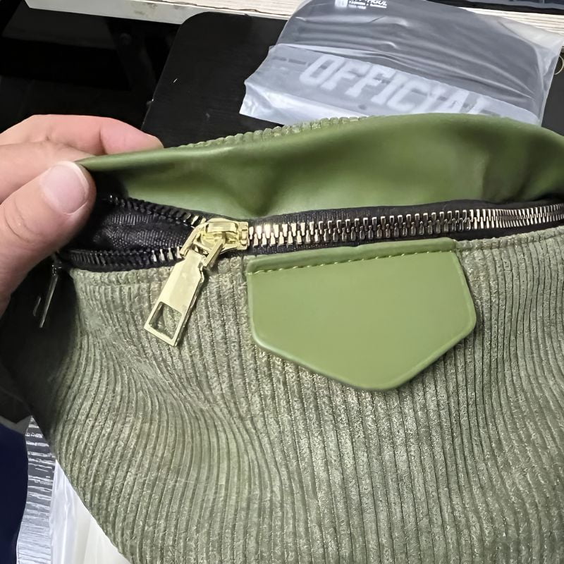 Riñonera de pana verde chic