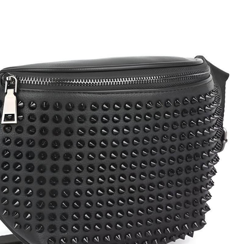 riñonera tachuelas para mujer vista de perfil