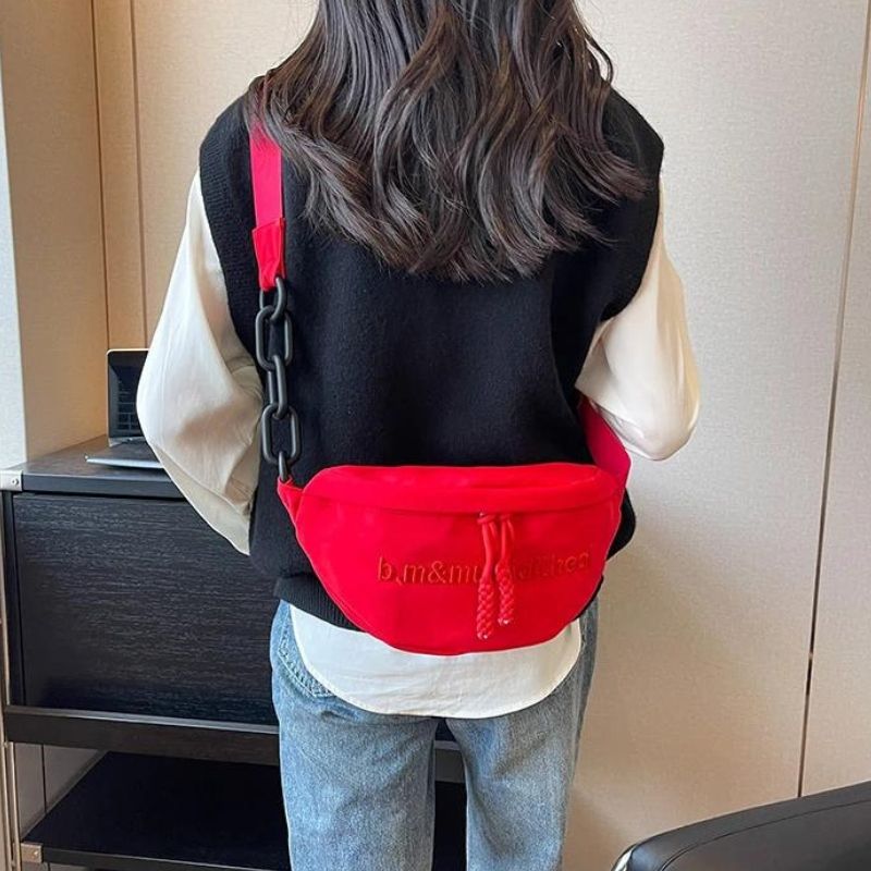 Riñonera roja para mujer diseño