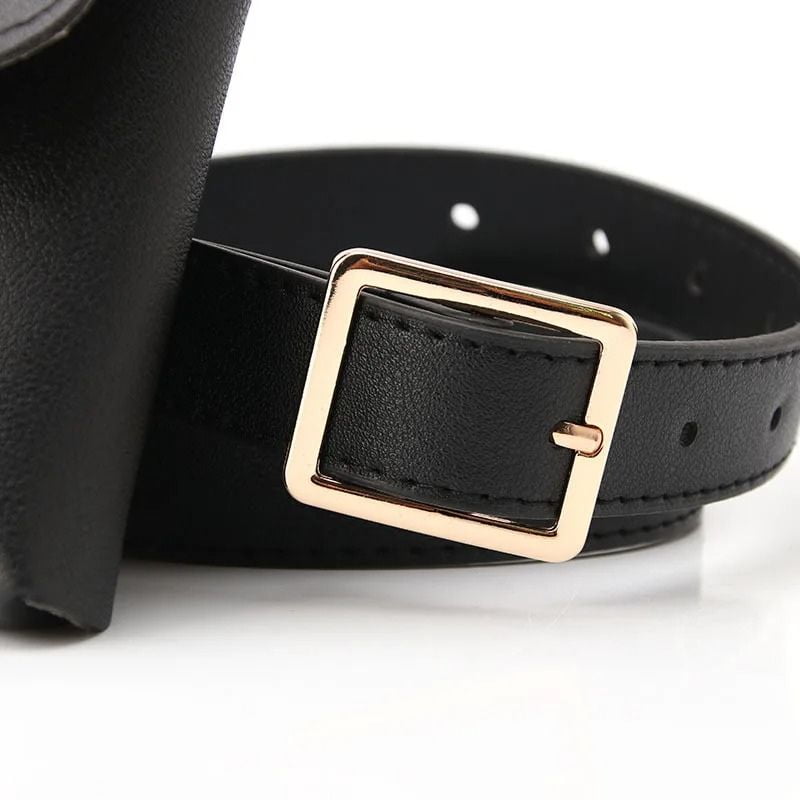 Mini riñonera para mujer con cinturón negro