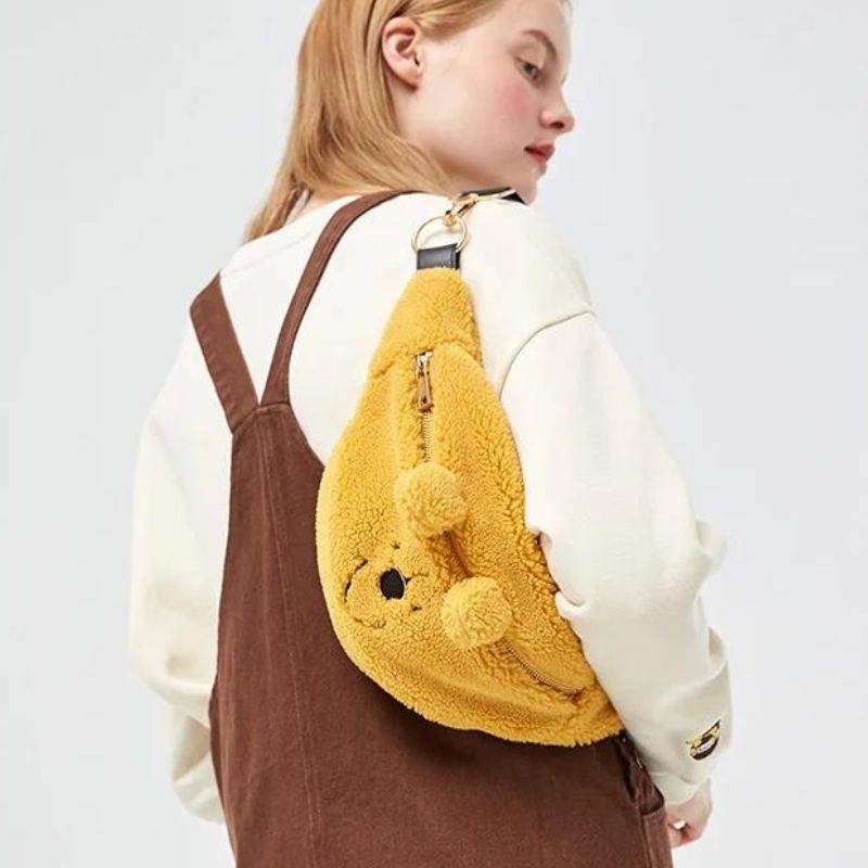 bonita riñonera moda para chica adolescente